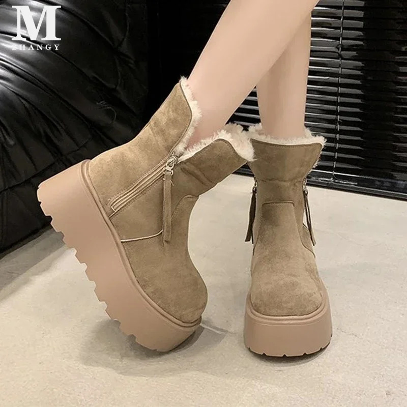 Замшевые женские ботильоны на меху платформе