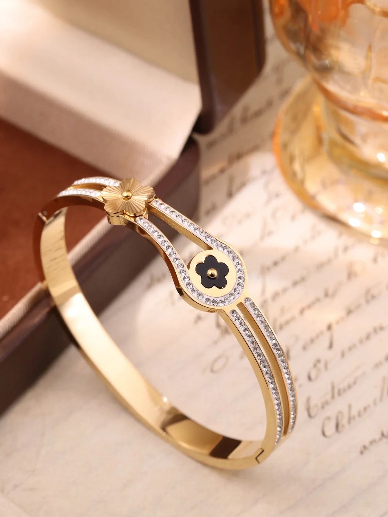 Стильный очаровательный женский браслет из нержавеющей стали подходящий для