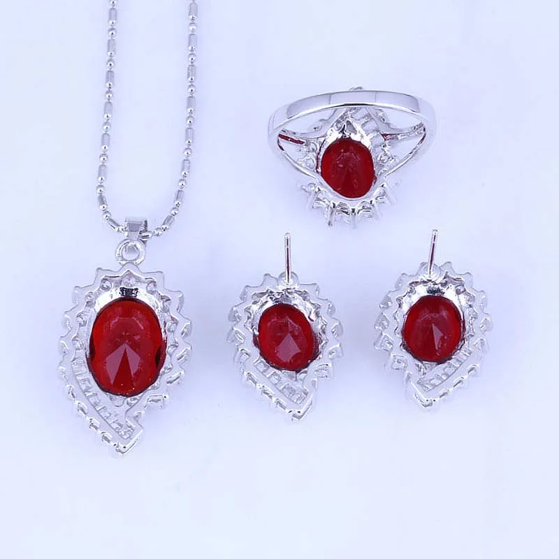 Женский ювелирный комплект из кольца и граната серебряного цвета | Украшения