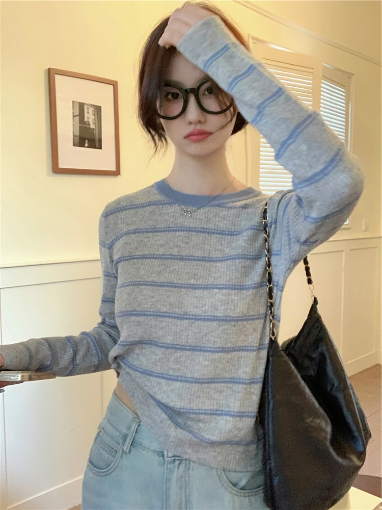 Женский вязаный свитер в полоску осень и зима 2024 новый маленький облегающий крой