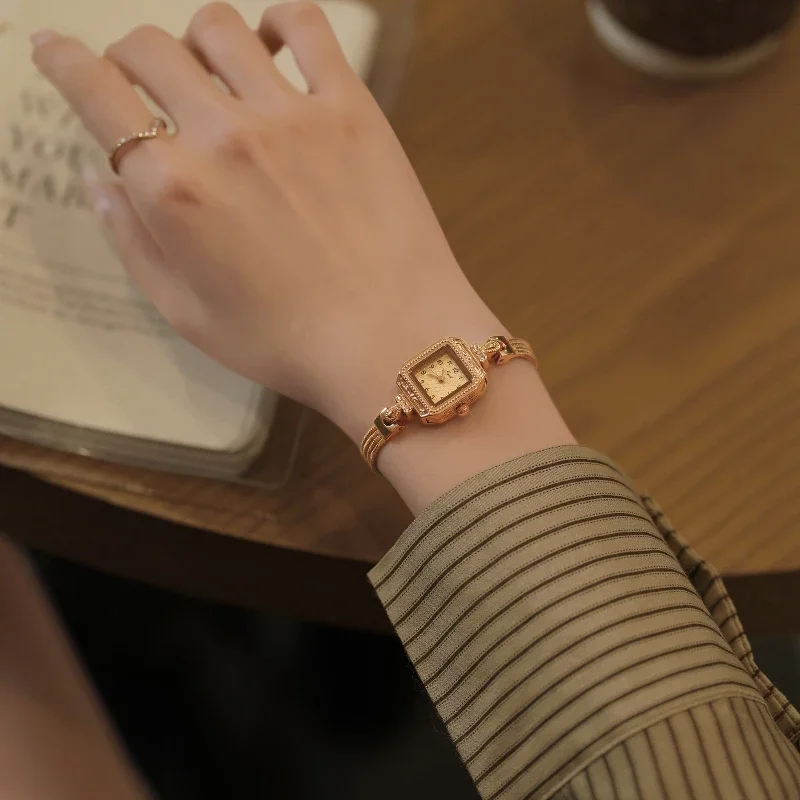 Винтажные новые тканые браслеты женские маленькие золотые часы потрясающие