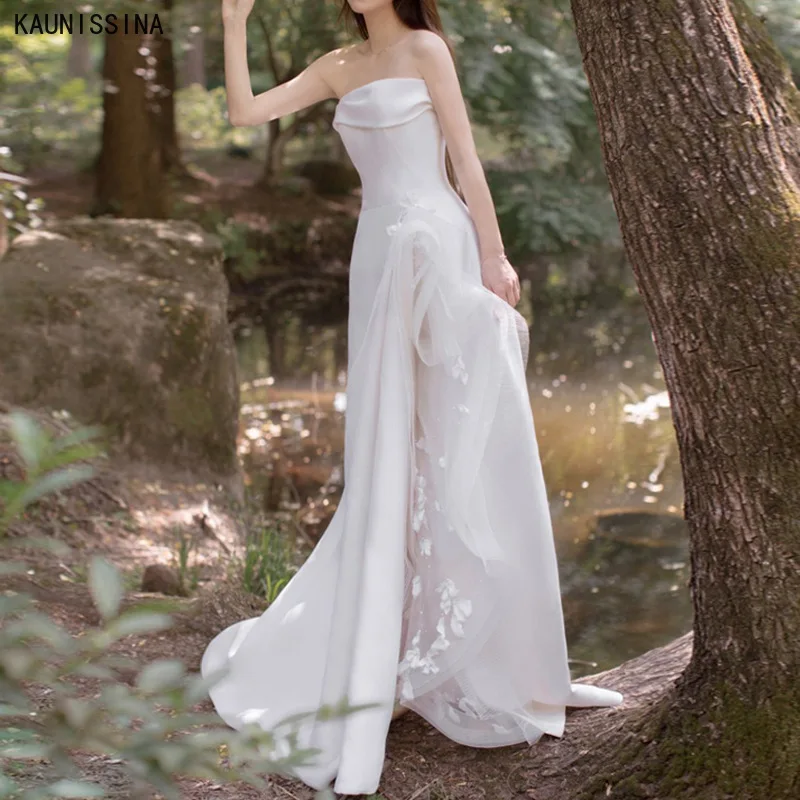 

KAUNISSINA White Wedding Dresses Women Strapless A line Satin Bridal Dresses Elegant Princess Wedding Gowns With Sweep Train