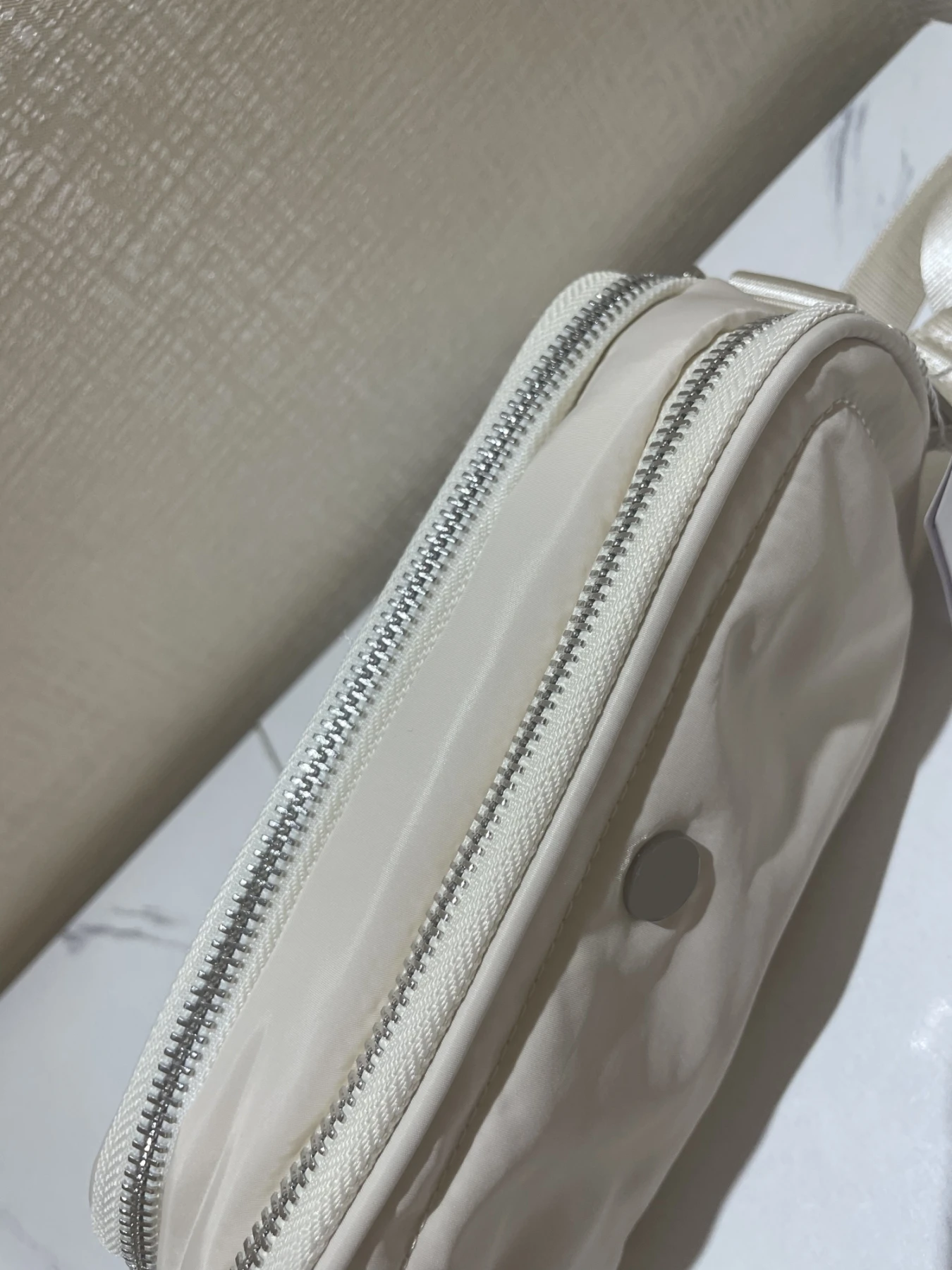 NWT Travel Crossbody Camera Bag 2L Belt Bag Fashion Casual Women's Diagonal Bag Fitness Outdoor Sport Bags With Metal Logo