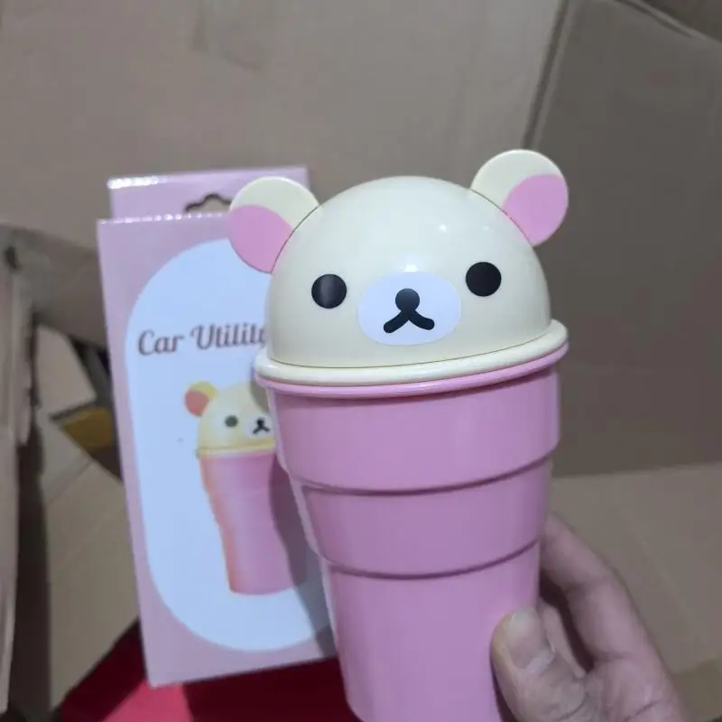 Фото Настольная мусорная корзина Rilakkuma в форме чашки с откидной крышкой, декоративный органайзер для хранения, автомобильный контейнер для мусора, подарок на день рождения №5