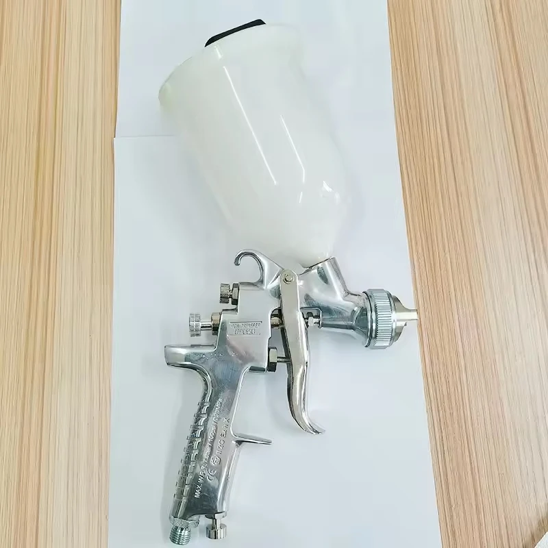 Пистолет-распылитель Anest Iwatas AZ3 с соплом 1 3/1 4 мм пневматический инструмент для