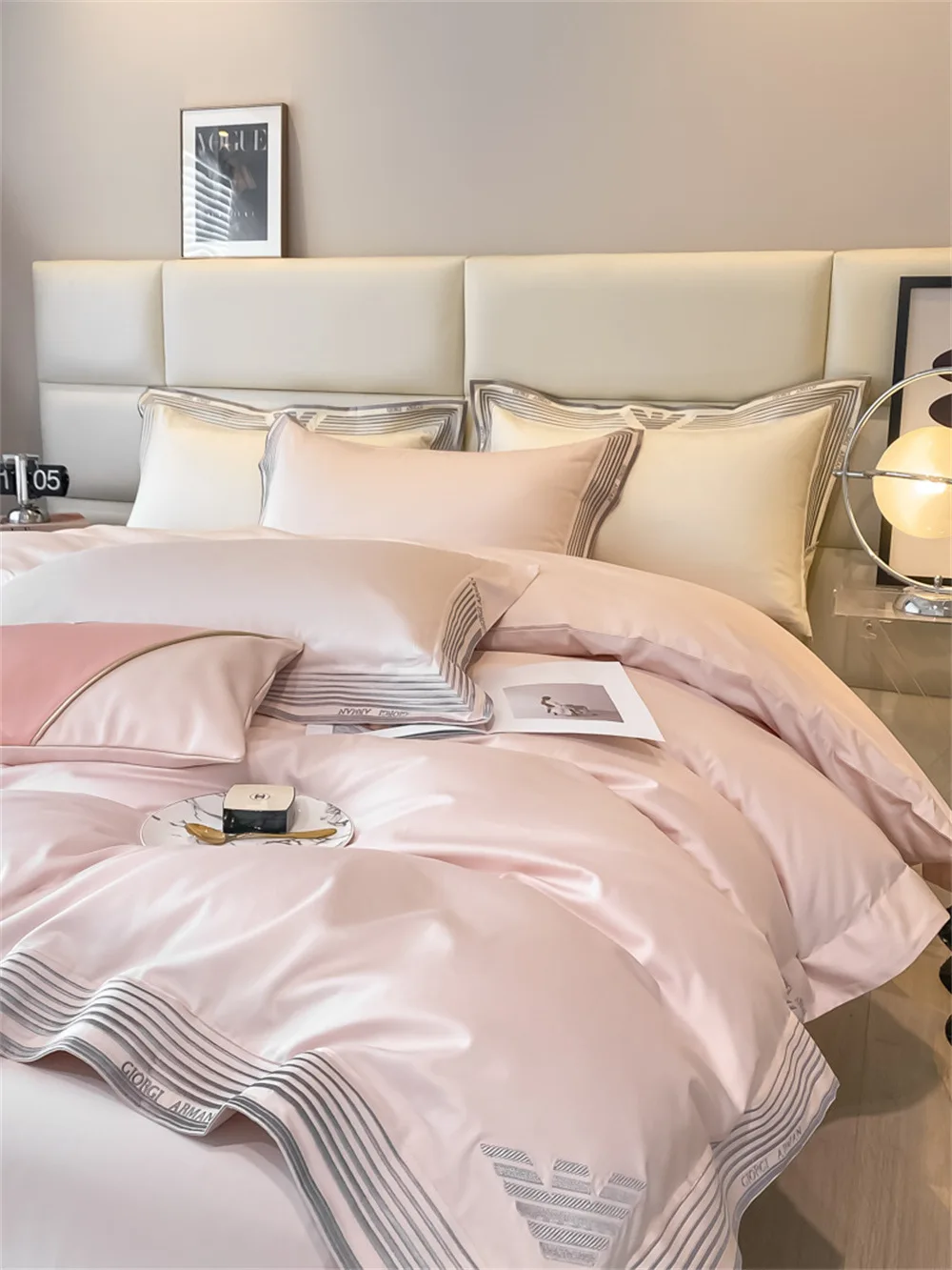 

Four Seasons Light Luxury 100 Long-Staple Cotton Satin Embroidery Four-Piece Cotton Set Bed Sheet