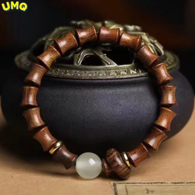 

Натуральные черные сандаловые бусины с подсветкой