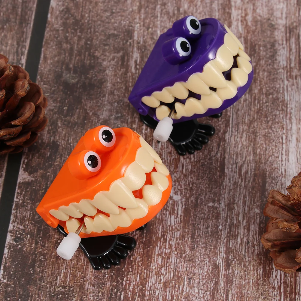 

8pcs Rattling Teeth Toy Halloween Wind Up Toy Interesting Walking Teeth Trick Toy Halloween Supply