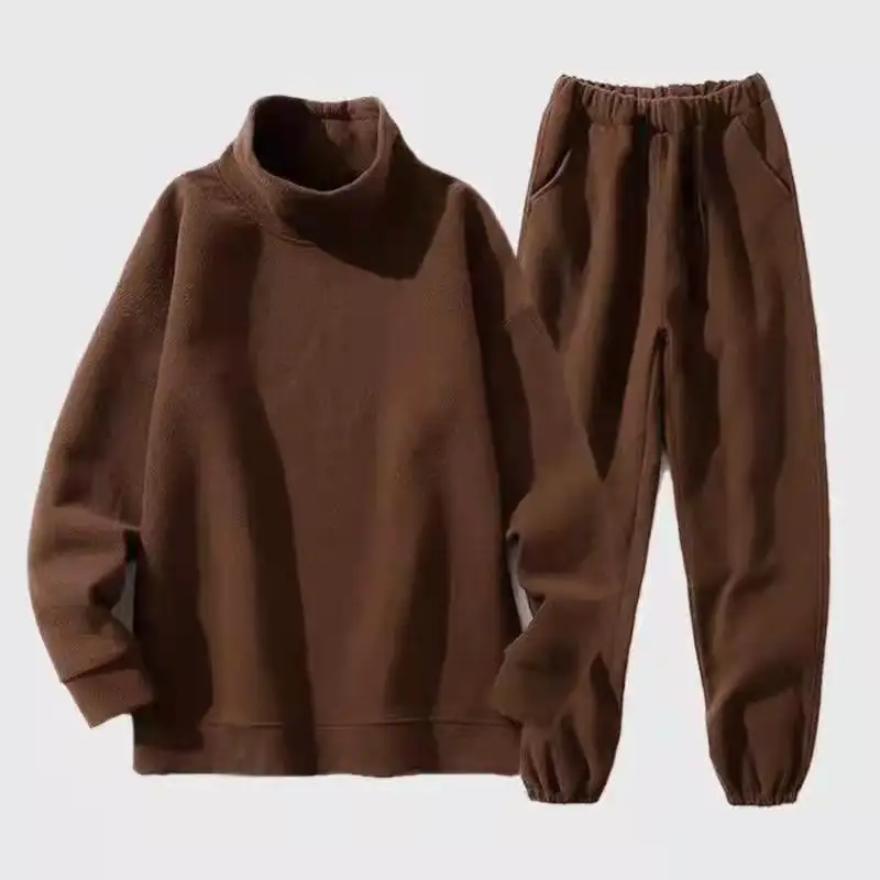 Рисунок 2 - Костюм спортивный мужской с высоким воротником