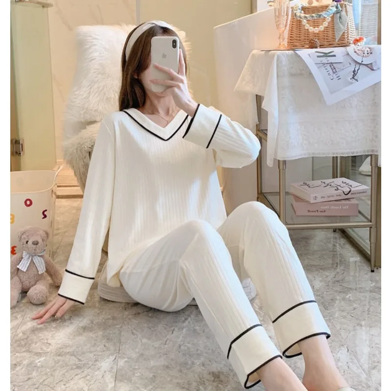 Рисунок 4 - Пижамный комплект с V-образным вырезом для девочек