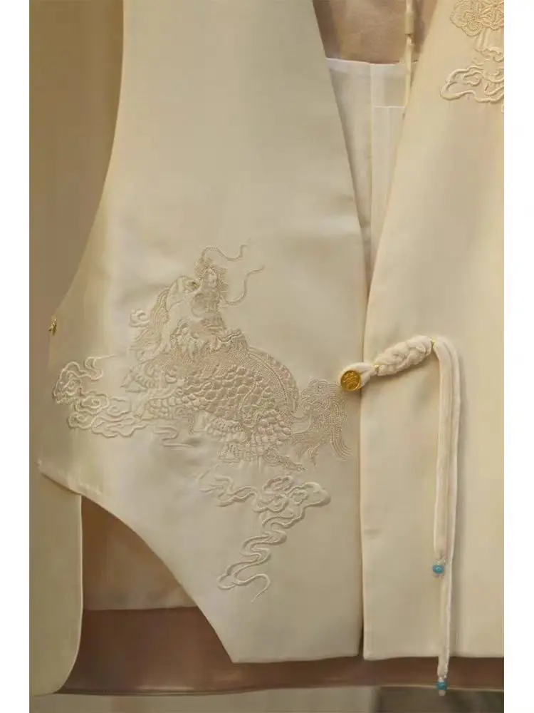 Брендовый дисконтный магазин Торговый центр Вынуть из шкафа Весна и осень Новый