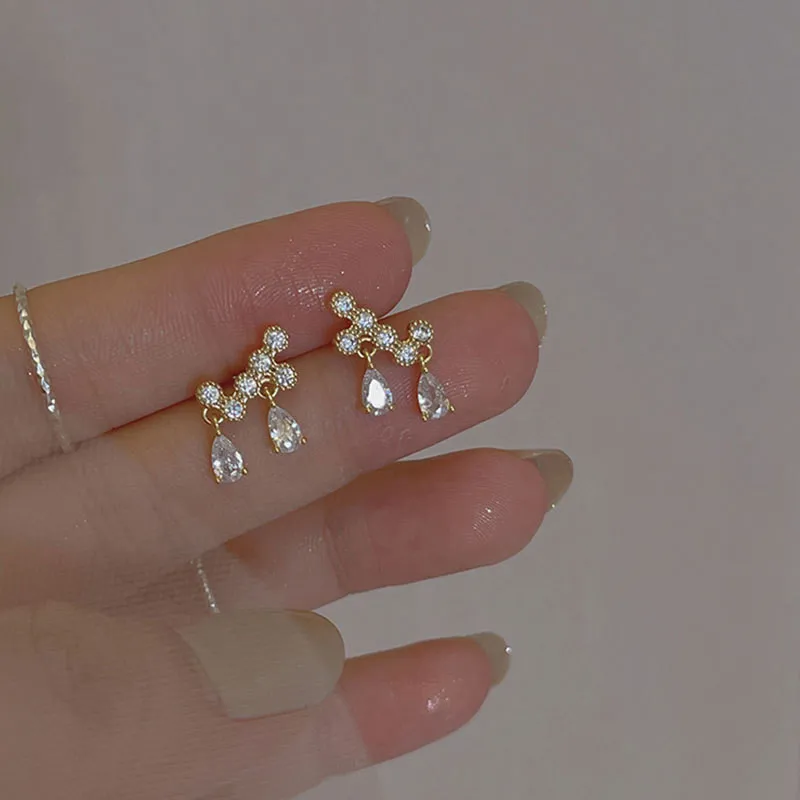 

Серьги-гвоздики женские Асимметричные в форме капли с цирконом