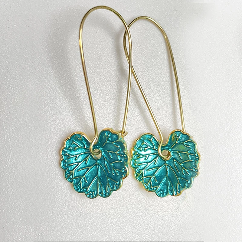 Женские серьги в виде листьев лотоса | Украшения и аксессуары