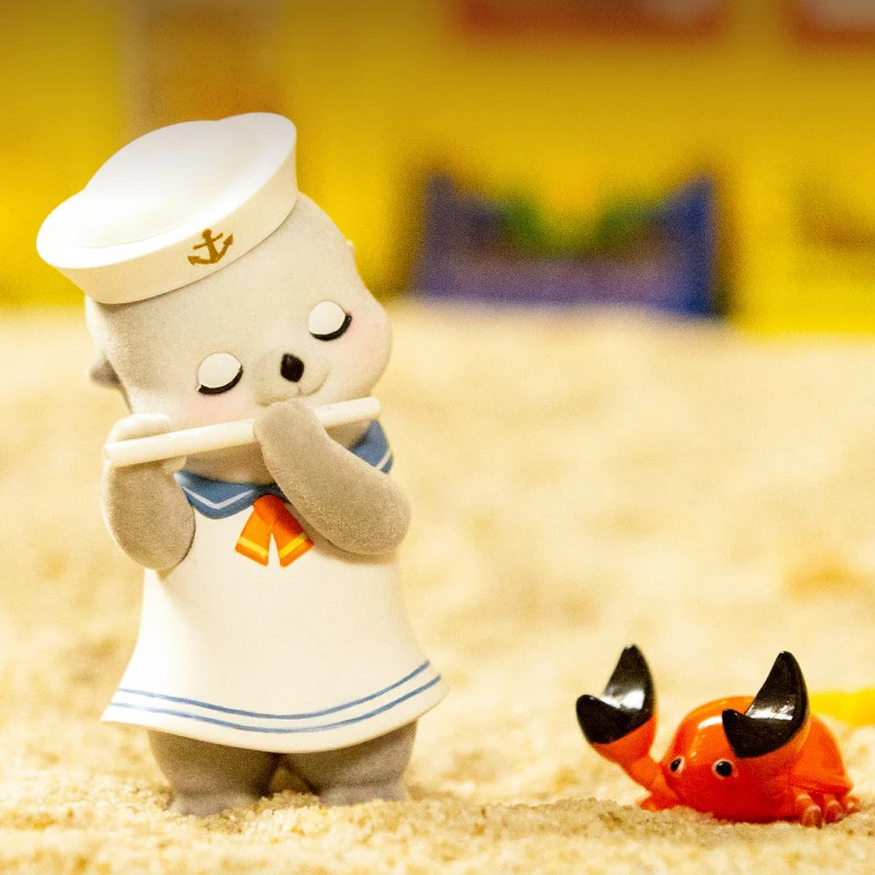 

Загадочная коробка с надписью «Mr. Sea's Love Journey»