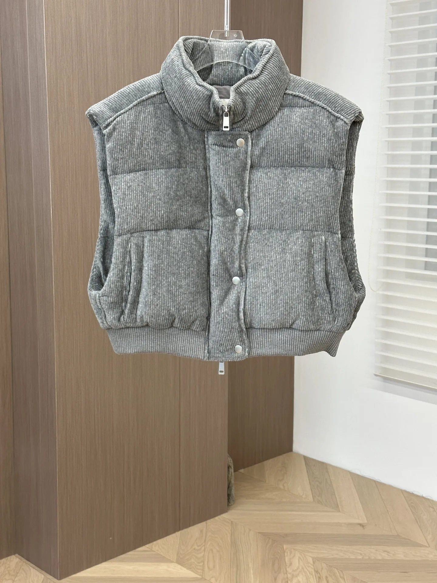 

Женская одежда 2023, моющийся вельветовый пуховой жилет с небольшим воротником-стойкой, новинка зимы 102,5