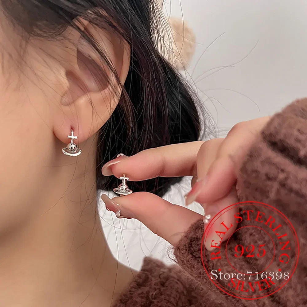 Женские серьги-гвоздики из серебра 925 пробы с крестом