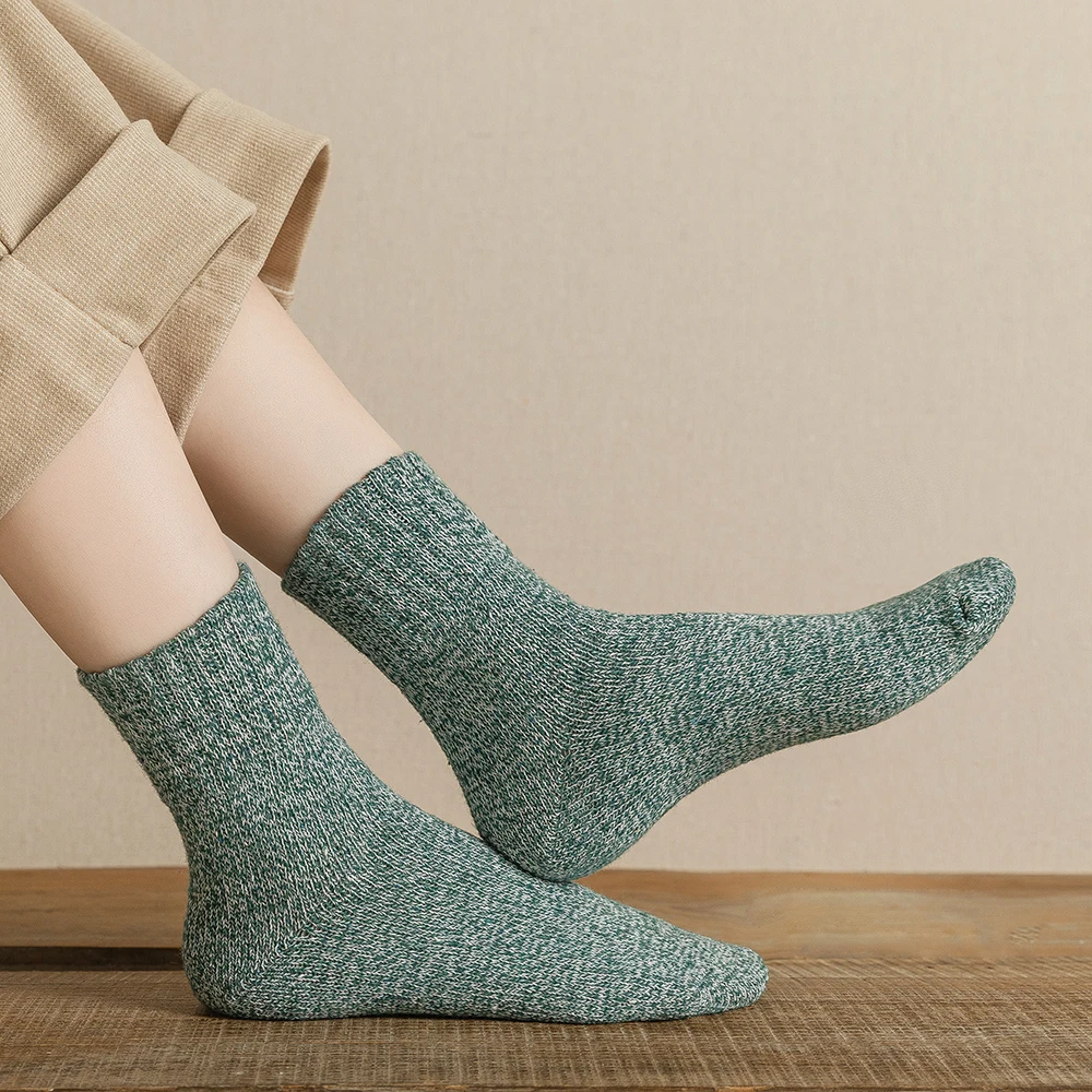 Hot New Witner Socks Women Socks Thick Warm Wool Retro Solid Color High Quality 5 Pairs Set Couple Models Free Size