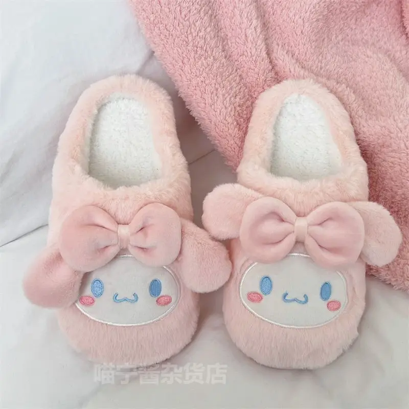 

Sanrio Cinnamoroll Мультяшные зимние плюшевые хлопковые тапочки Нескользящая домашняя обувь кавайная утолщенная термообувь с аниме-рисунком