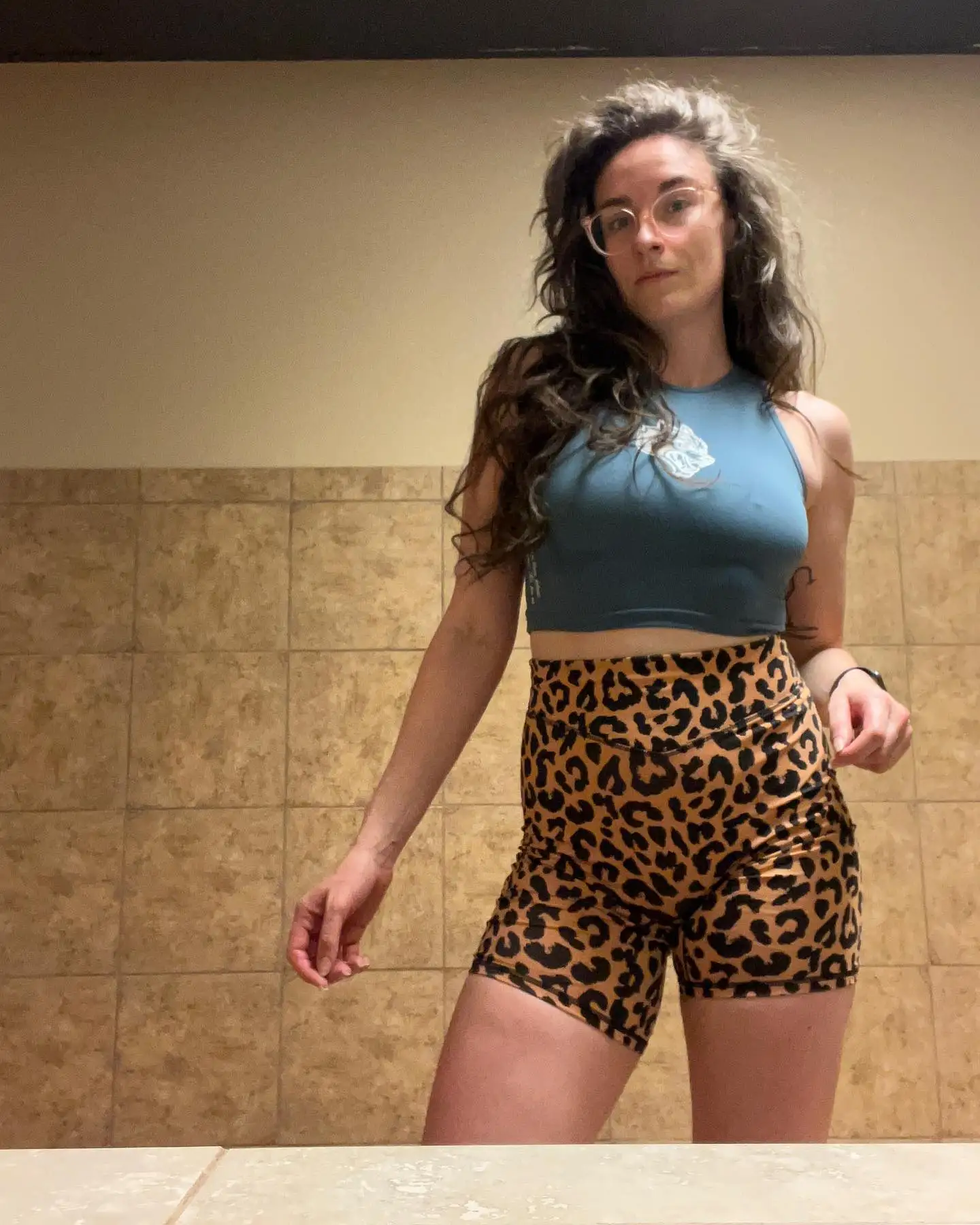 Darc SHE Tops Sports Women Shirts Sexy Crop Yoga Fitness Push Up Elastic Tank Breathable Running Workout Female Gym Bras Tops