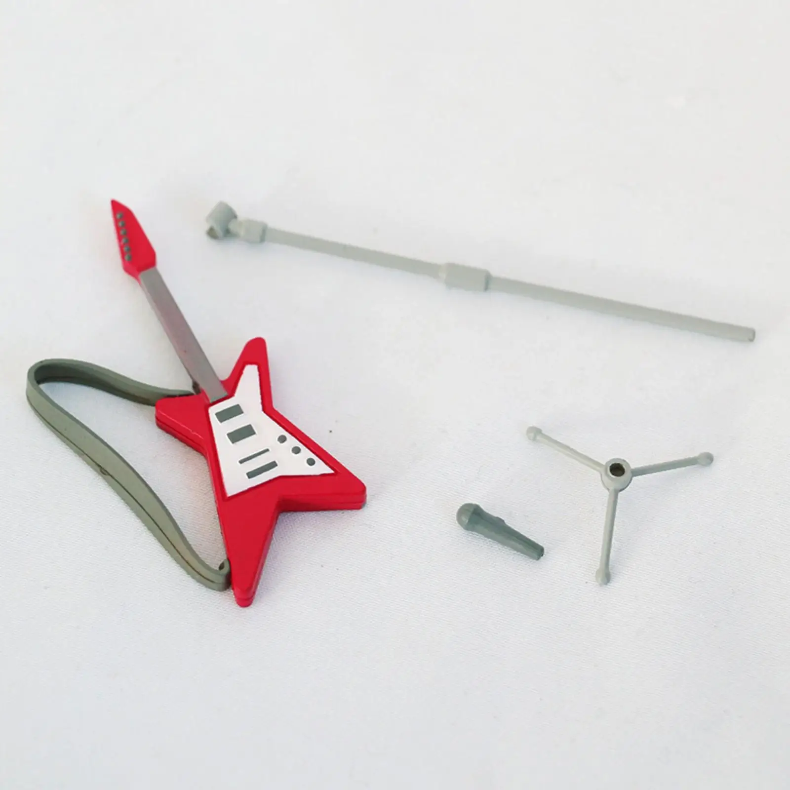 

2 шт. 1/12 набор гитар и микрофонов для кукольного домика, принадлежности для ролевых игр