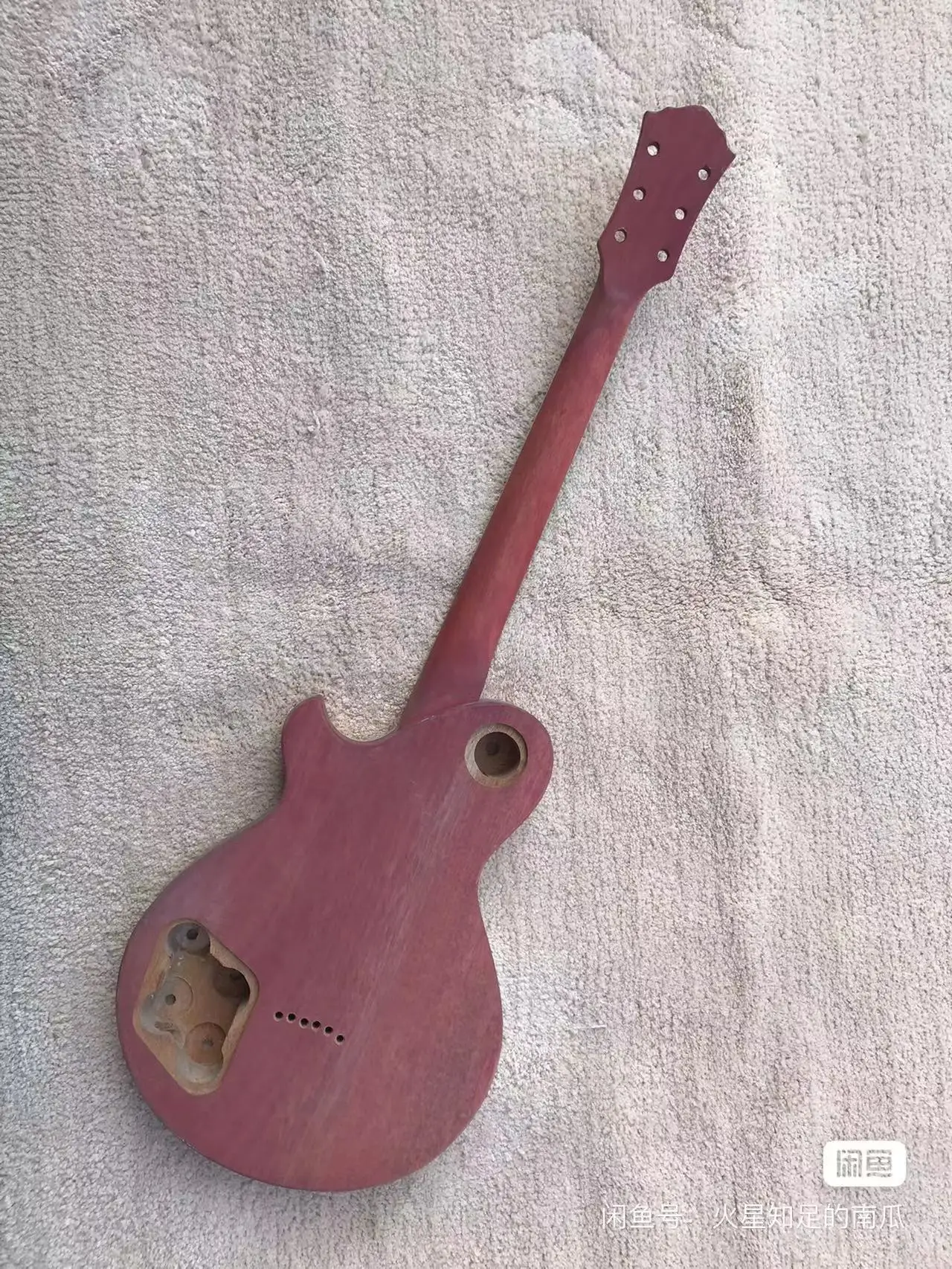 Электрическая гитара без Hardwares