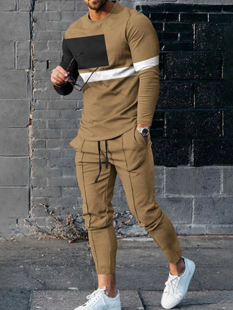 

Костюм спортивный мужской из 2 предметов с круглым вырезом