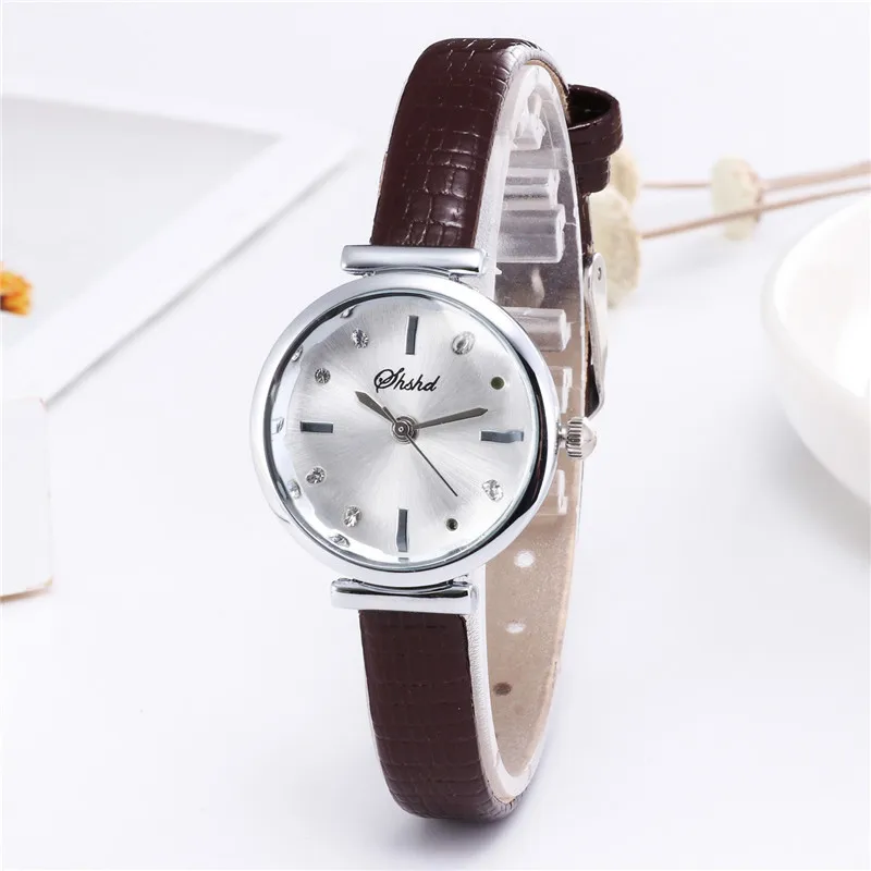 

Domestic sales of foreign trade new fashion super small table wholesale ms clip figure drill girls watch straps