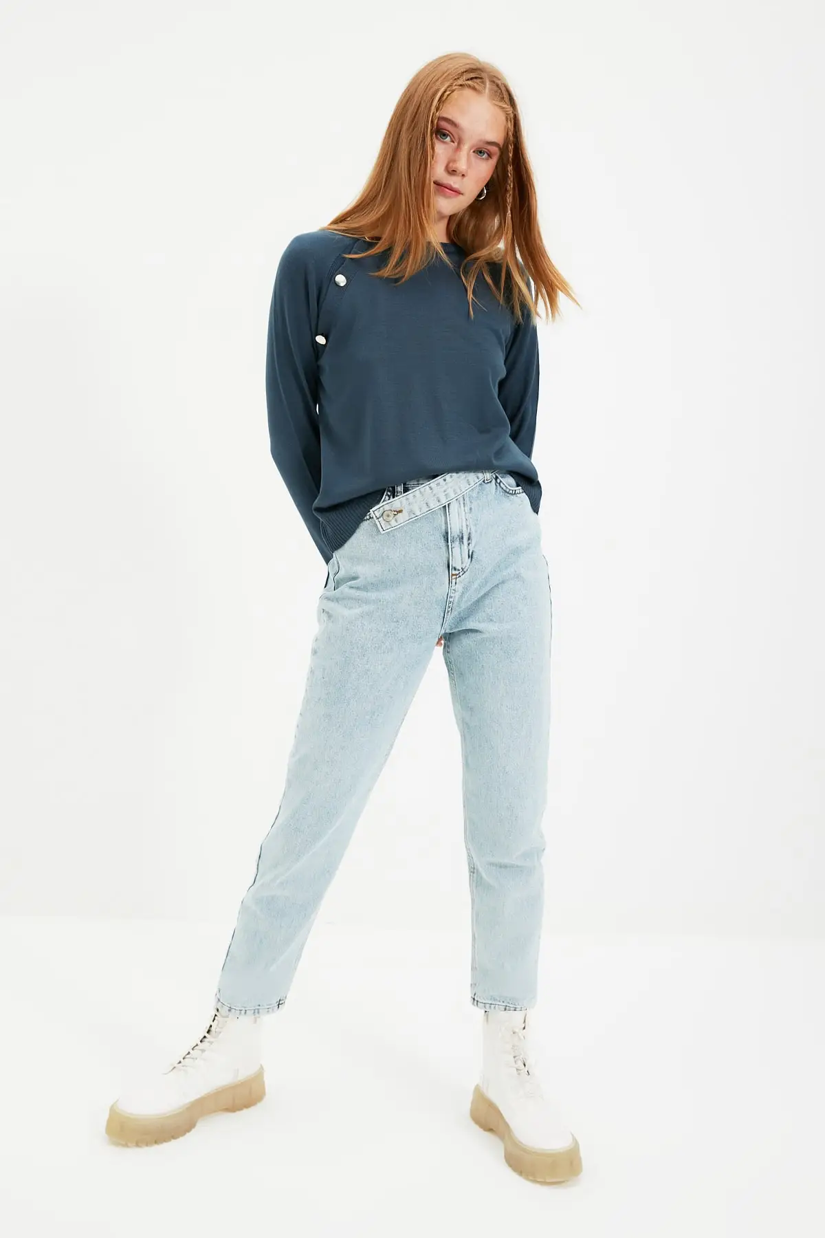 

Trendyol Hand Button Knitwear Sweater TWOAW22KZ1141
