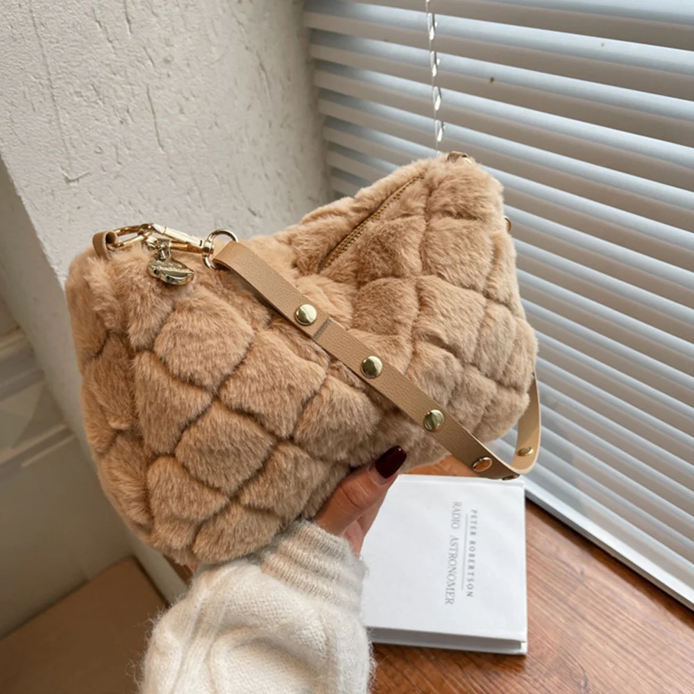 Plush Crossbody Bags Women Luxury Designer Winter Warm Faux Fur Shoulder Handbags Simple Fashion Versatile Messenger Bag Dom105