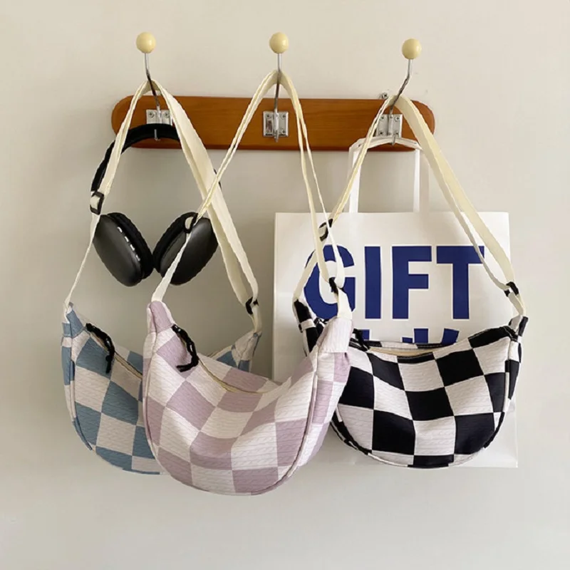 

2023 New Women's Bag Women's Handheld Crossbody Purse Fashion Nylon Small Bag Luxury Luxury Youth Leisure Fashion Cute Kawaii
