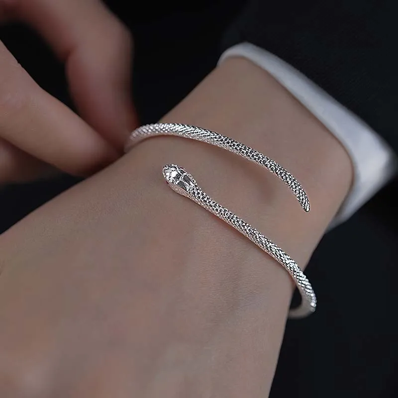 Женский браслет в форме змеи