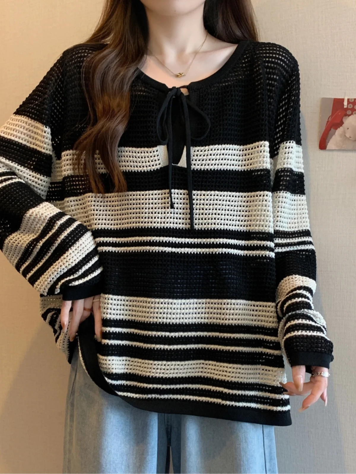 Женский трикотажный топ контрастных цветов свободный облегающий в полоску со