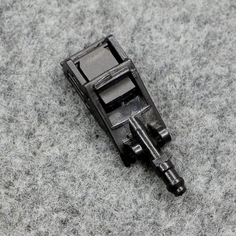 Насадка распылительная для переднего лобового стекла Passat B5 Polo Bora Golf 4 MK4 - купить