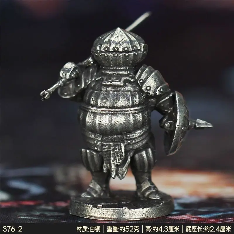 

Металлическая миниатюра рыцарь из меди