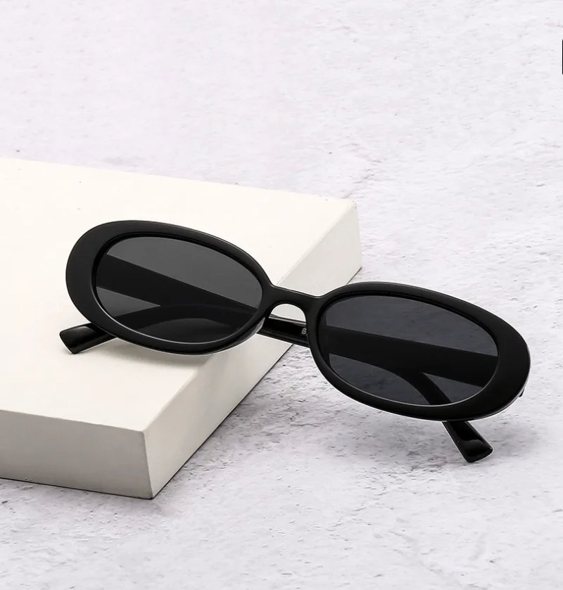 

Солнцезащитные очки в овальной оправе для мужчин и женщин