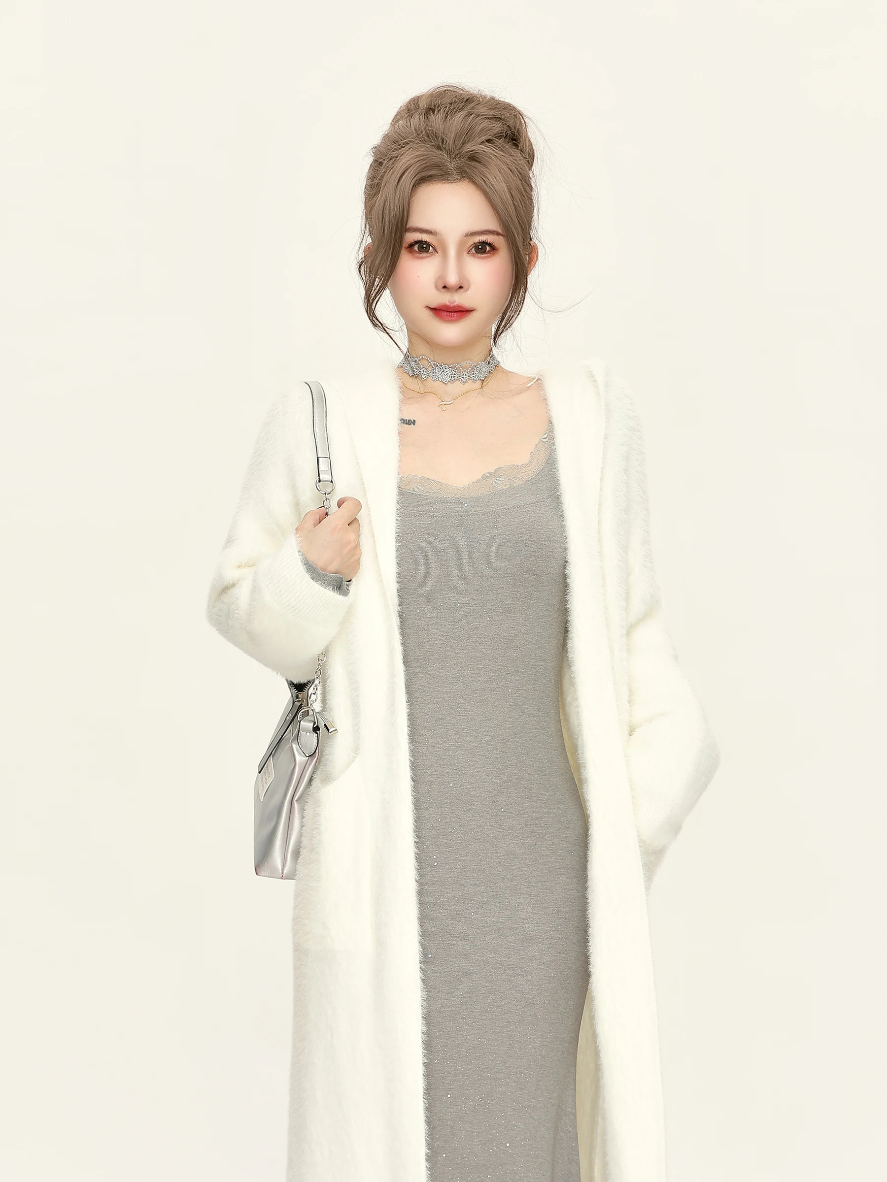 Маленькая станция одежды P мягкий клейкий мохеровый капюшон длинный свитер