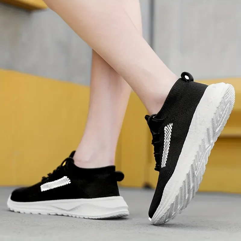 Рисунок 2 - Легкие кроссовки для мальчиков