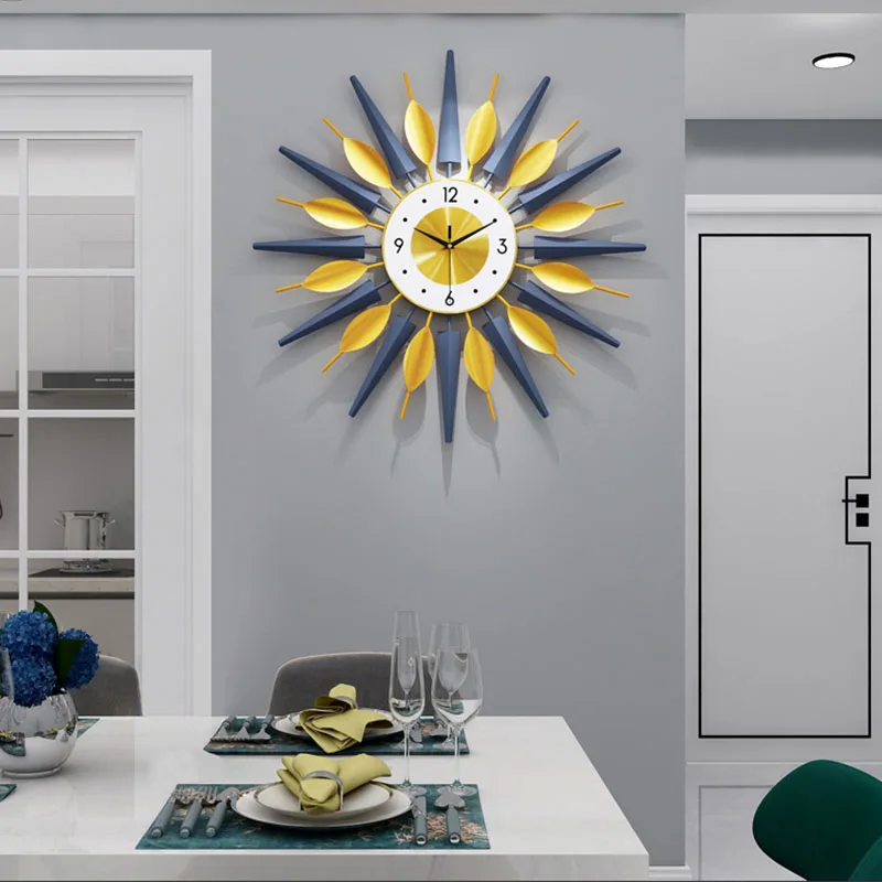 

Light Luxury Wall Clock Metal Exquisite Nordic Creativity Wall Clock Modern Design Art Minimalism Creative Room Decoration