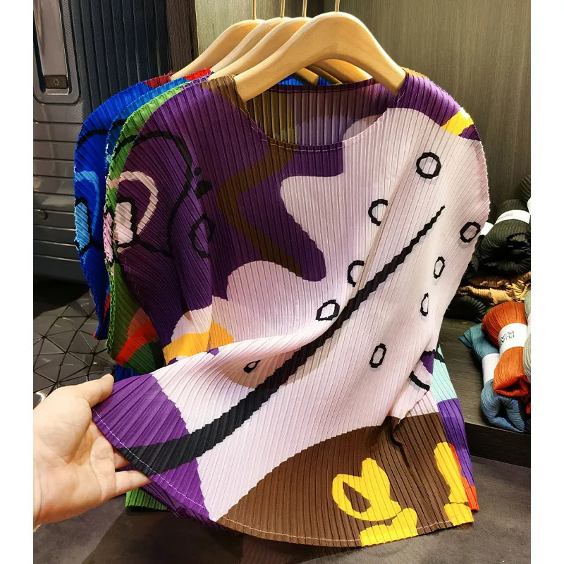 

High-end Miyake Spell Color Printing Loose Large Yards Pleated Tops Take Care Round Neck Short-sleeved T-shirt Formal Summer New