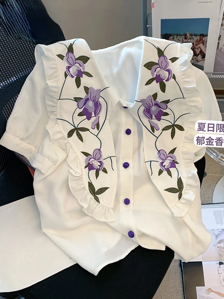 

Женская рубашка с цветочной вышивкой, белая блузка с коротким рукавом и воротником с оборками, милый Повседневный Топ во французском стиле ...