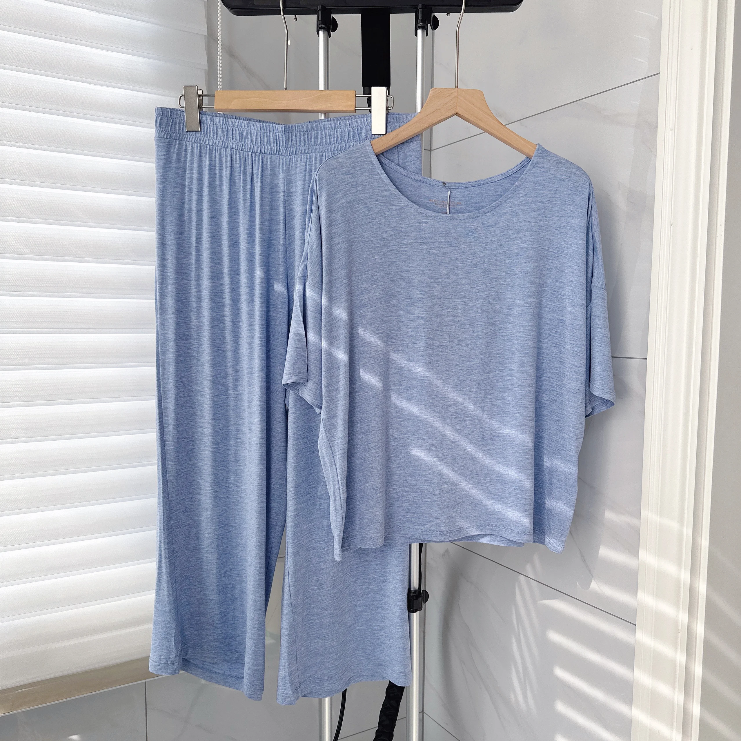 Немецкие женские летние укороченные брюки с коротким рукавом