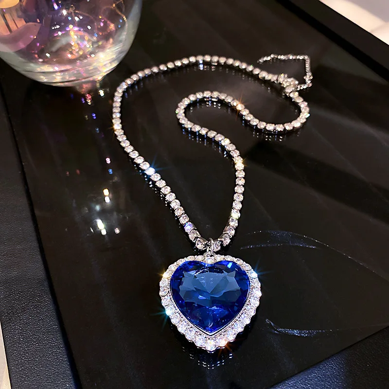 

Exaggerated Design Heart of The Ocean Necklace for Women Fashion Temperament Zircon Pendant Clavicle Chain Charm Girls Jewelry