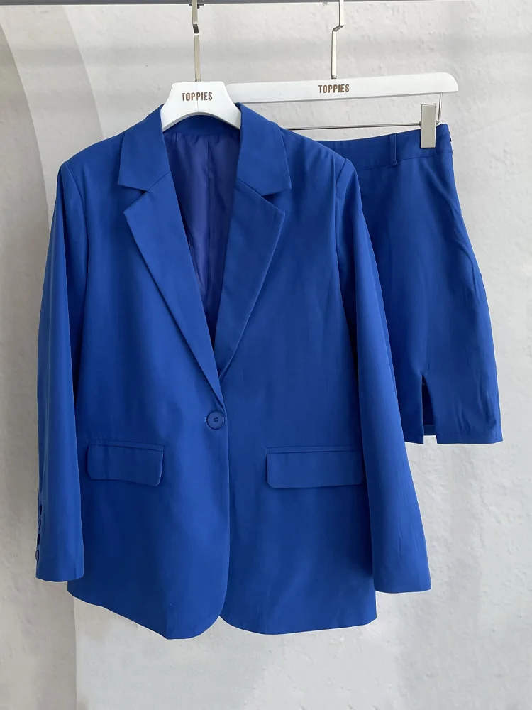 Костюм женский из блейзера и юбки с высокой талией на весну |