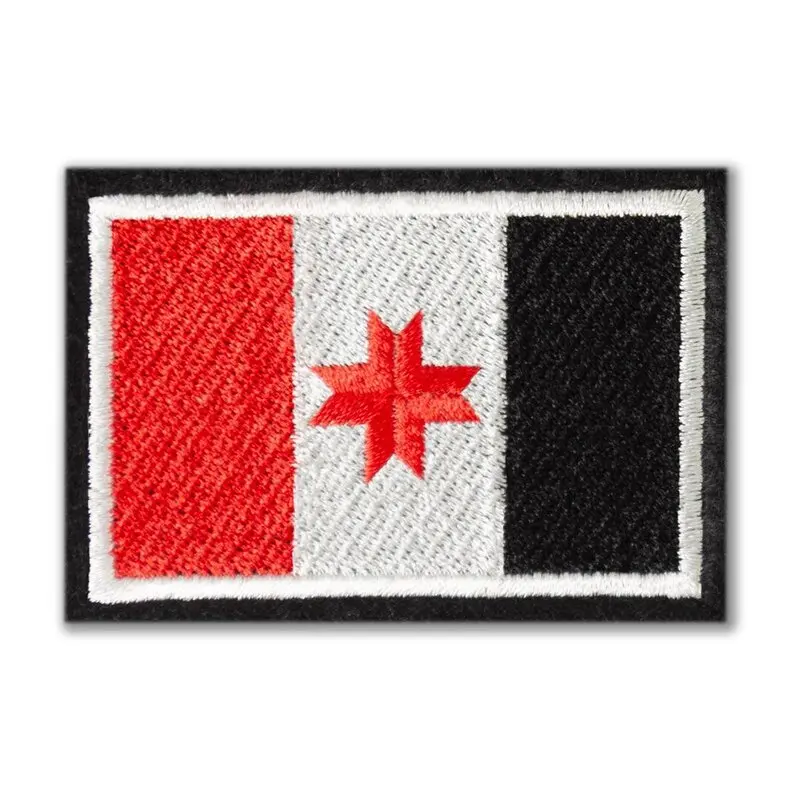 Вышитый шеврон-флажок Удмуртии. С липучкой. Размер: 60x40 мм по вышивке.