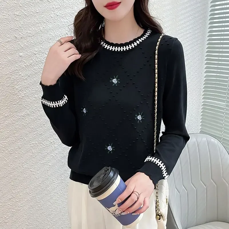 Женский пуловер с круглым вырезом длинным рукавом и цветочной вышивкой