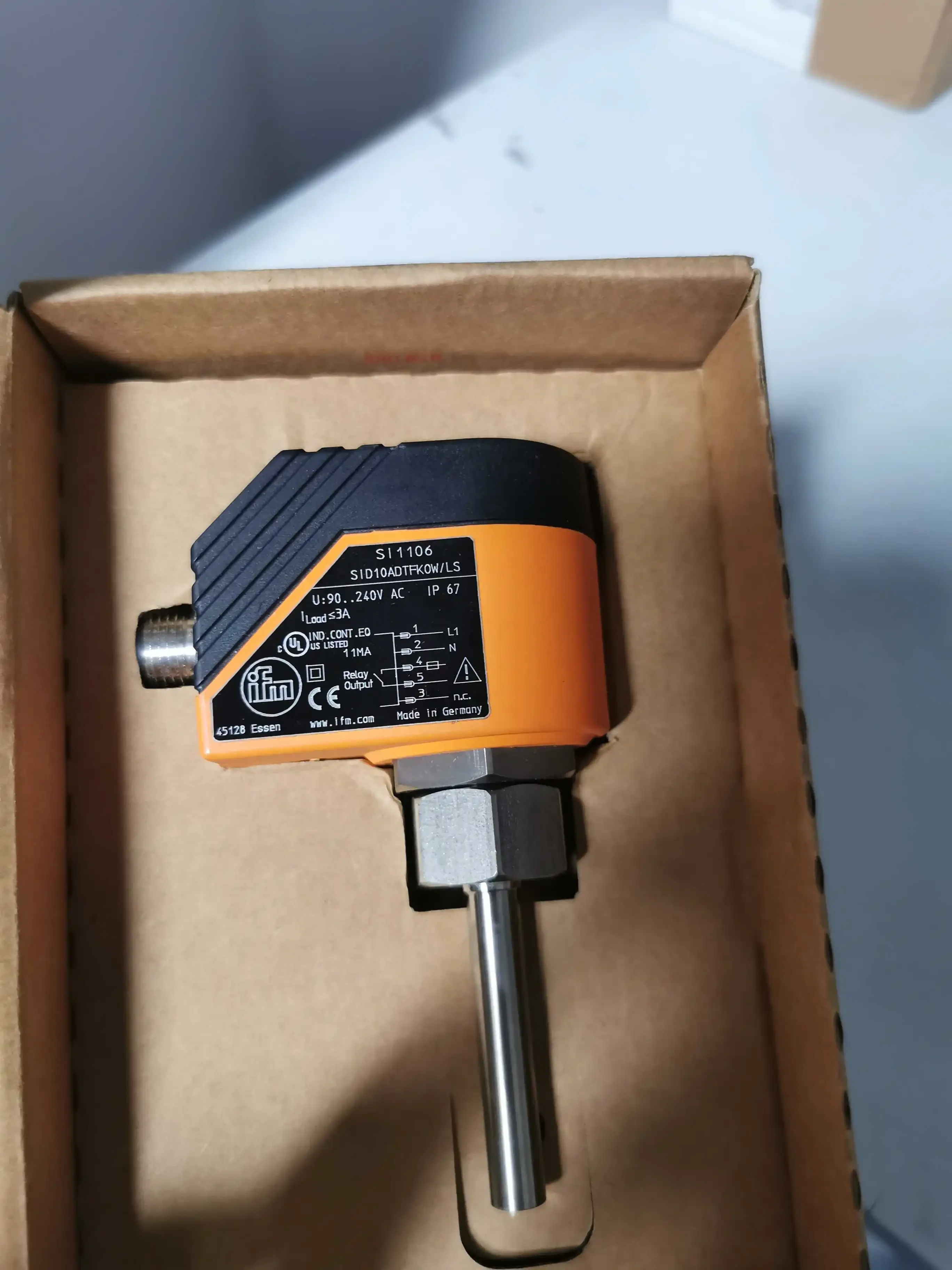 Новый оригинальный датчик давления IFM SI1106