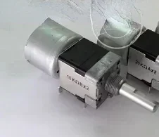 Двухмоторный потенциометр DELTA M1610G 20KAX2 10KBX2 100KBX2 ручка 25MMF-1