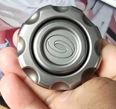 

Second-hand product T-MAX EDC fingertip gyroscope