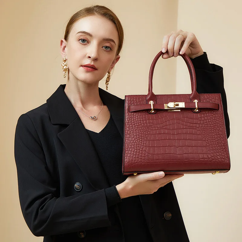 

Women's Bag for Women Fashion Designer Luxury Bag 2023 New Trend Handbags for Women Ladies Casual Tote Shopping Shoulder Bag