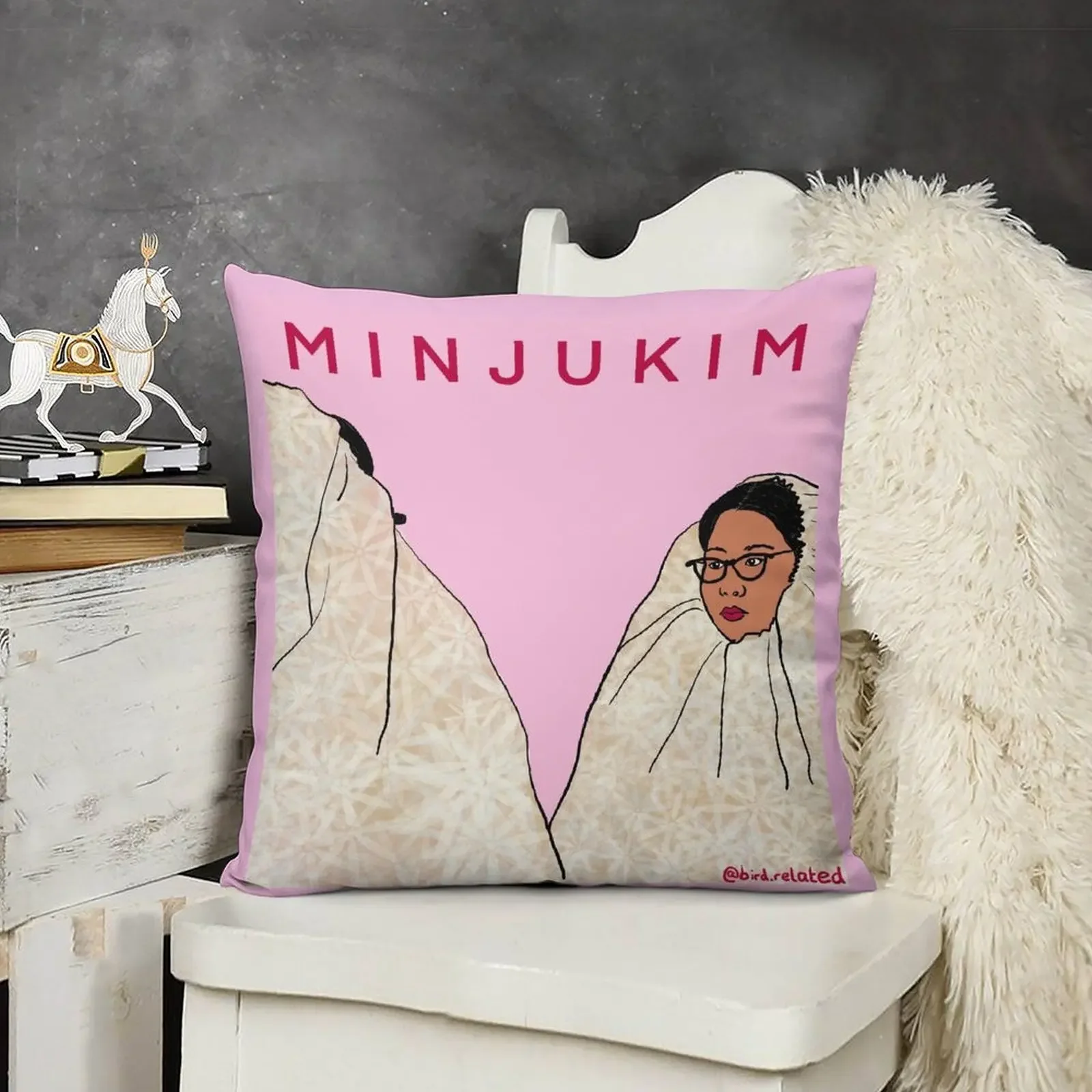 Minju Kim- Next in Fashion Netflix наволочка рождественские принадлежности подушка